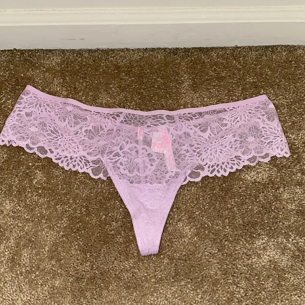 VS Lace Thong